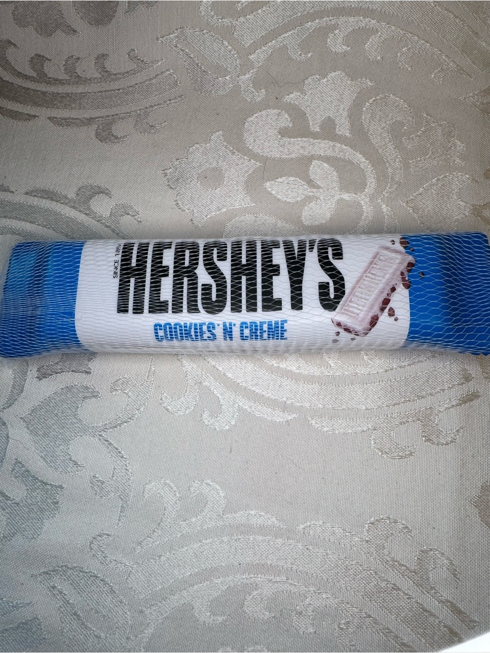 New Cookies 'n' Creme Slow Rise Squishy Candy Toy- White and Blue